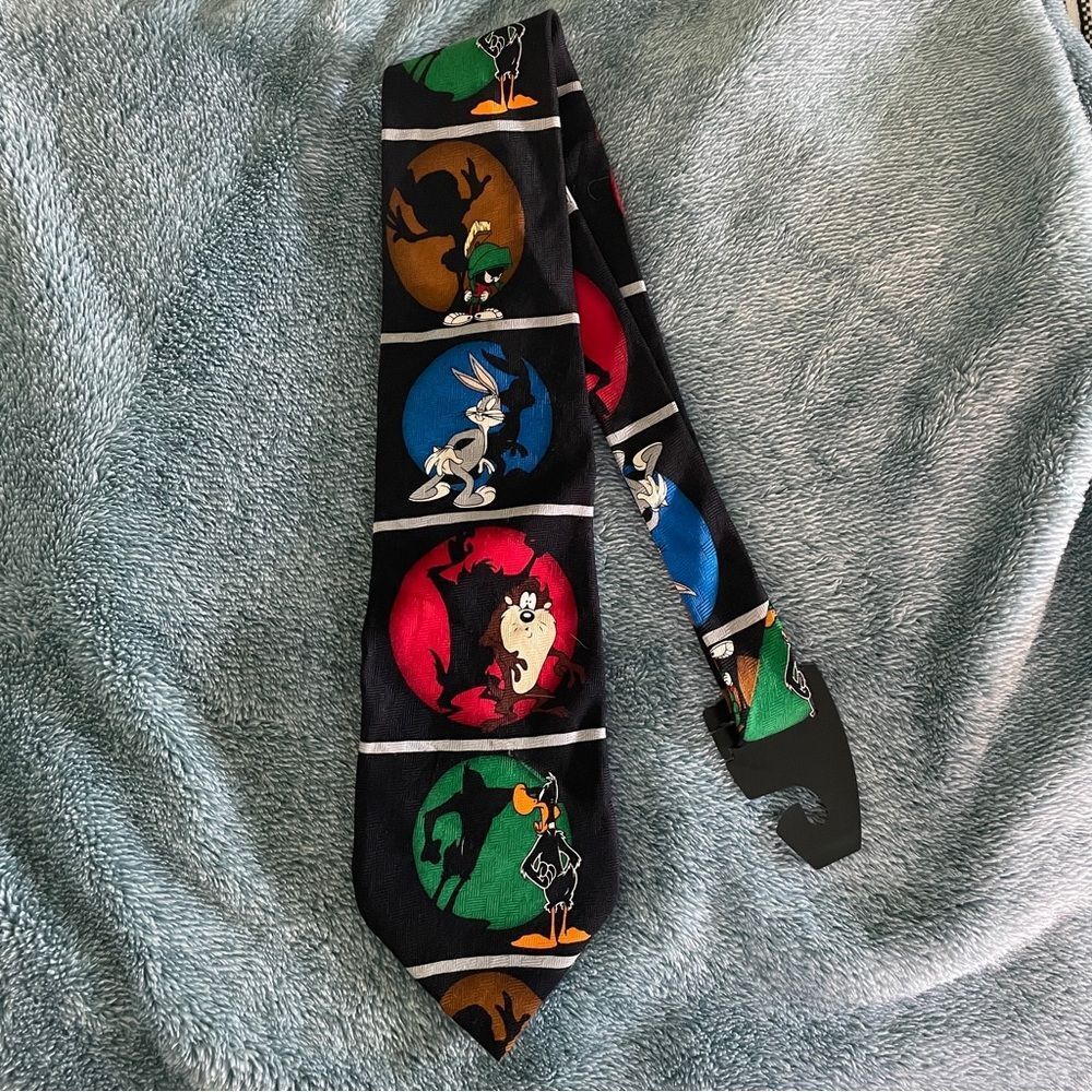 90s Looney Tunes Mens Neck Tie‎ 100% Silk Vintage Bugs Bunny Tasmanian Devil